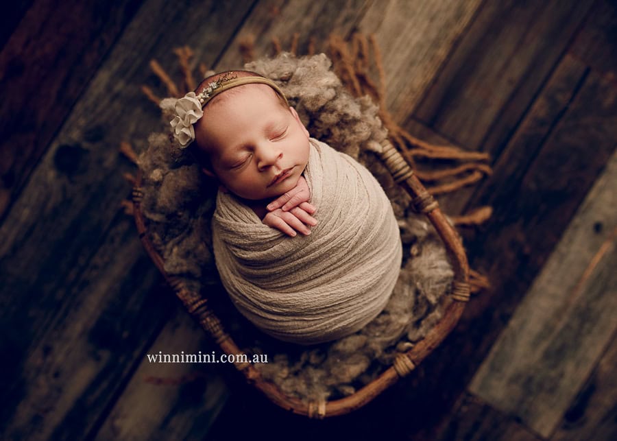 gold coast brisbane newborn baby babies family child families photographer photography photographs photo photographer winni mini tanha basile photo the best amazing upper coomera birth milk bath