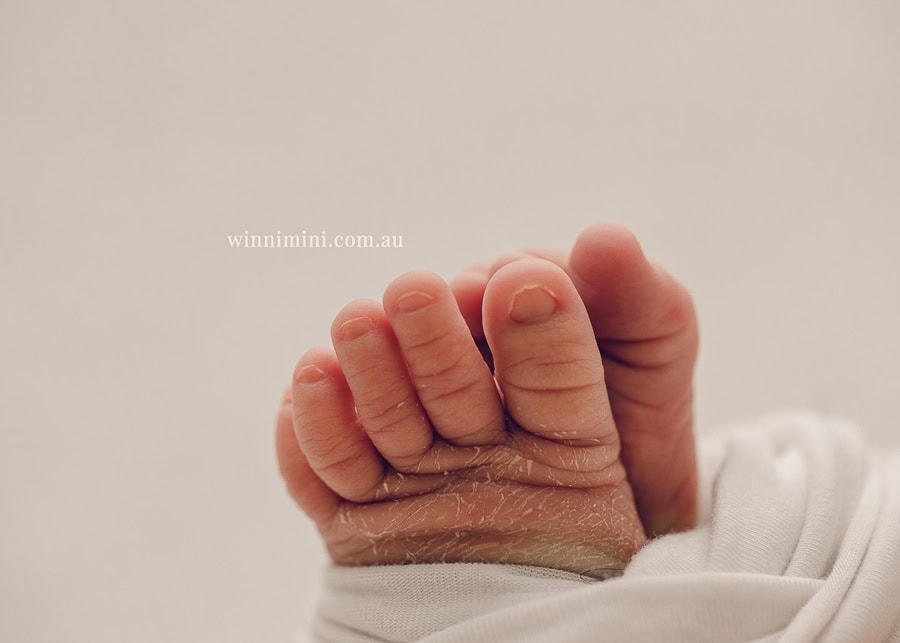 gold coast brisbane newborn baby babies family child families photographer photography photographs photo photographer winni mini tanha basile photo the best amazing upper coomera birth milk bath