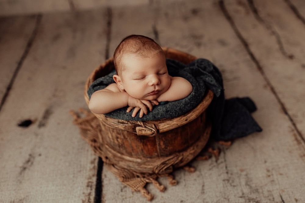 Winni Mini newborn baby family maternity pregnancy photos photographer photography babies pindara mater mothers pregnant pictures sunset studio upper coomera gold coast brisbane-1