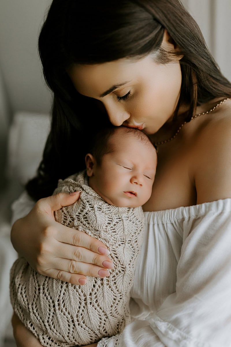 newborn baby pregnancy family maternity photographer photos studio Winni & Mini Photography tanha basile the best gold coast brisbane studio portraits