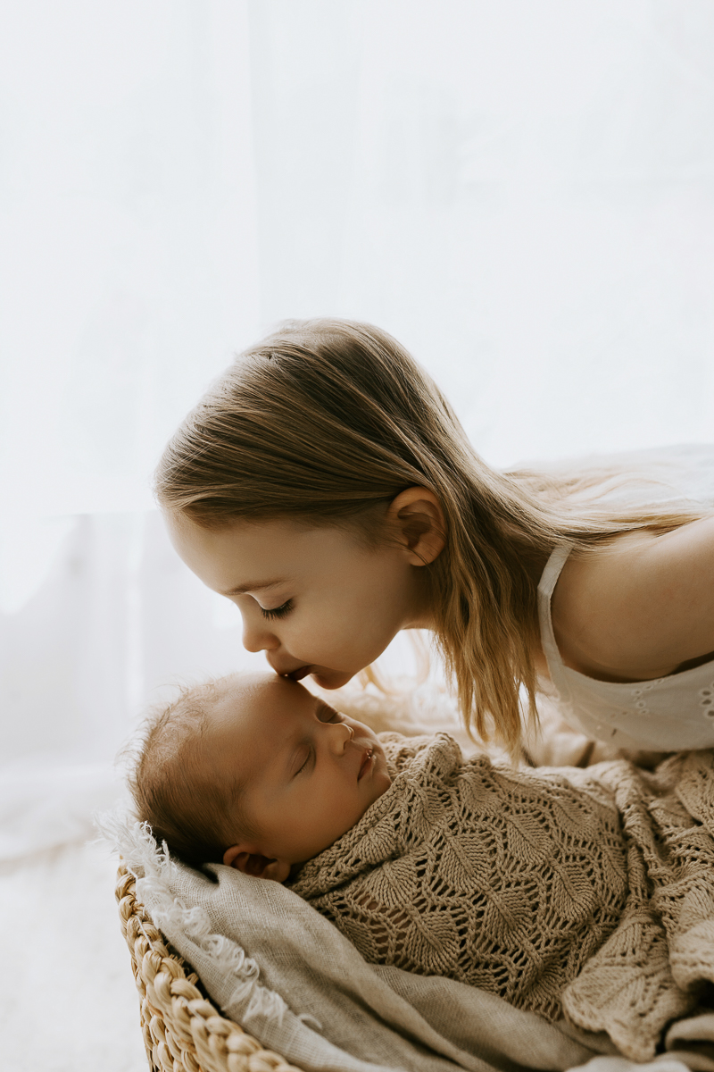 newborn baby pregnancy family maternity photographer photos studio Winni & Mini Photography tanha basile the best gold coast brisbane studio portraits