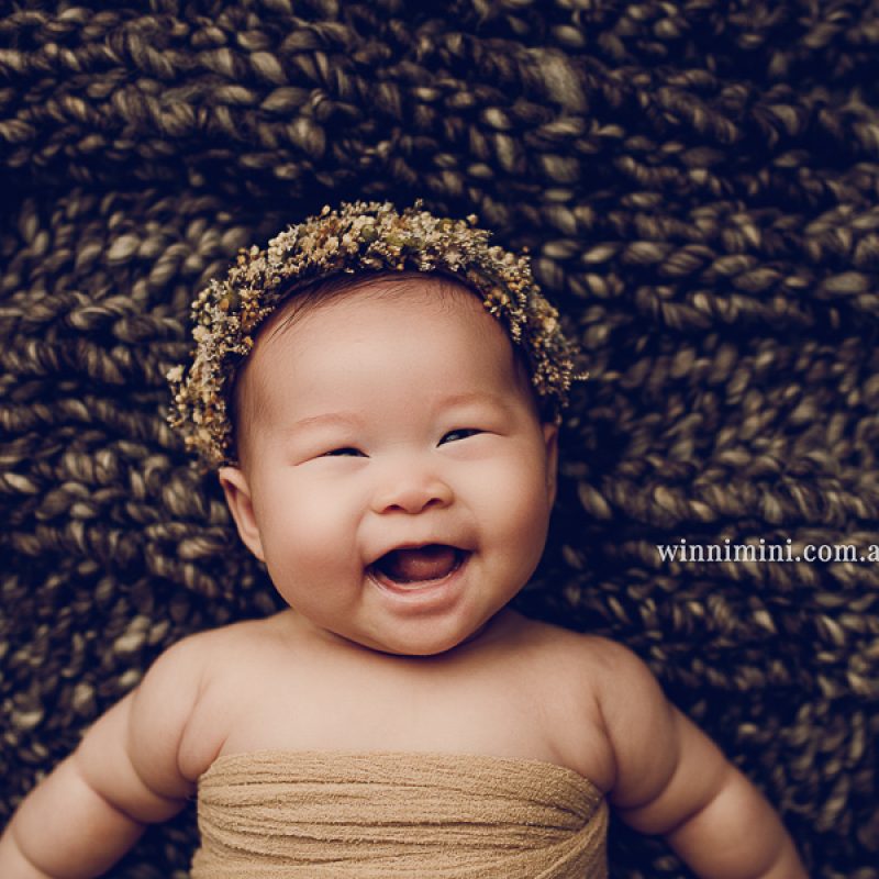 gold coast brisbane newborn baby babies family child families photographer photography photographs photo photographer winni mini tanha basile photo the best amazing upper coomera birth baby