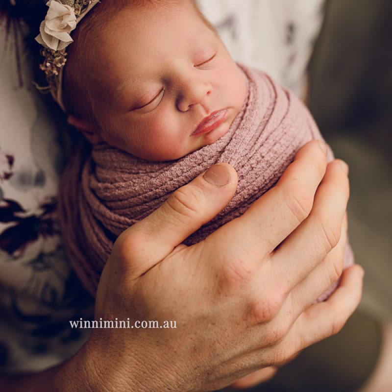 gold coast brisbane newborn baby babies family child families photographer photography photographs photo photographer winni mini tanha basile photo the best amazing upper coomera birth newborn