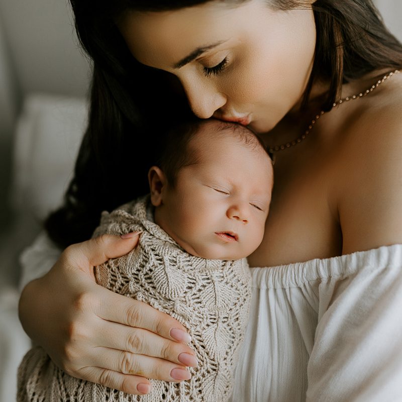 newborn baby pregnancy family maternity photographer photos studio Winni & Mini Photography tanha basile the best gold coast brisbane studio portraits