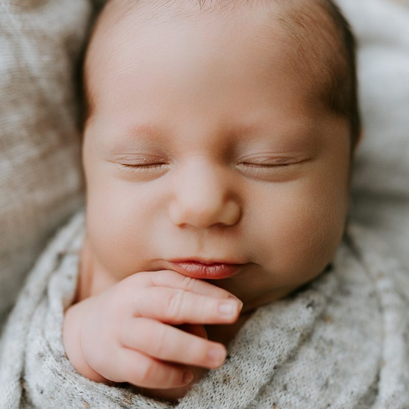 newborn baby pregnancy family maternity photographer photos studio Winni & Mini Photography tanha basile the best gold coast brisbane studio portraits