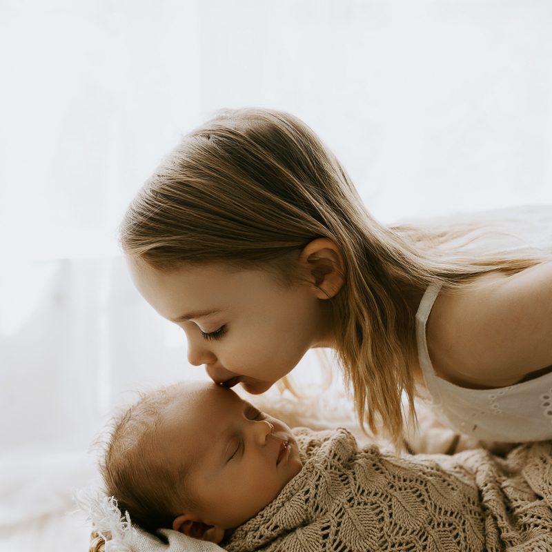 newborn baby pregnancy family maternity photographer photos studio Winni & Mini Photography tanha basile the best gold coast brisbane studio portraits